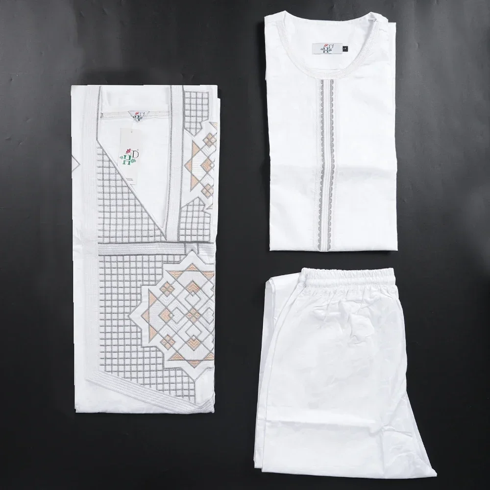 Ensemble de 3 pièces de vêtements africains pour hommes, tenue traditionnelle Dashiki, robe brodée, hauts et pantalons, costumes Bazin, vêtements de mariage musulman