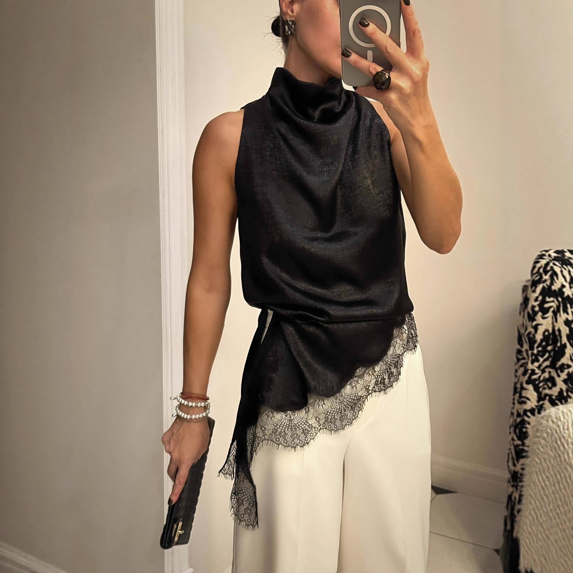 Gilet en soie asymétrique sexy avec empiècements en dentelle pour femme, style streetwear transfrontalier 2025, coupe ample, longueur standard, en polyester