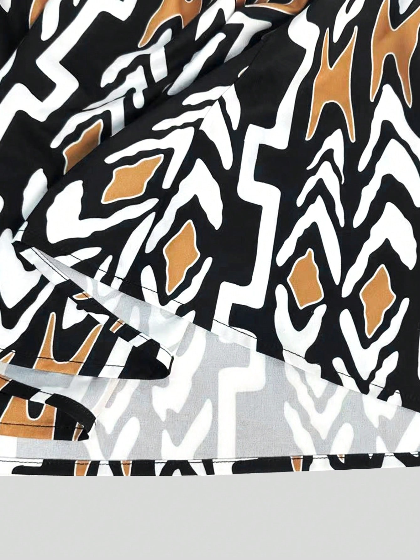Robe longue maxi sans manches à col en V et dos nu, imprimé africain pour femmes, taille haute, coupe A-line, tenue élégante pour l'été et les fêtes sur la plage.