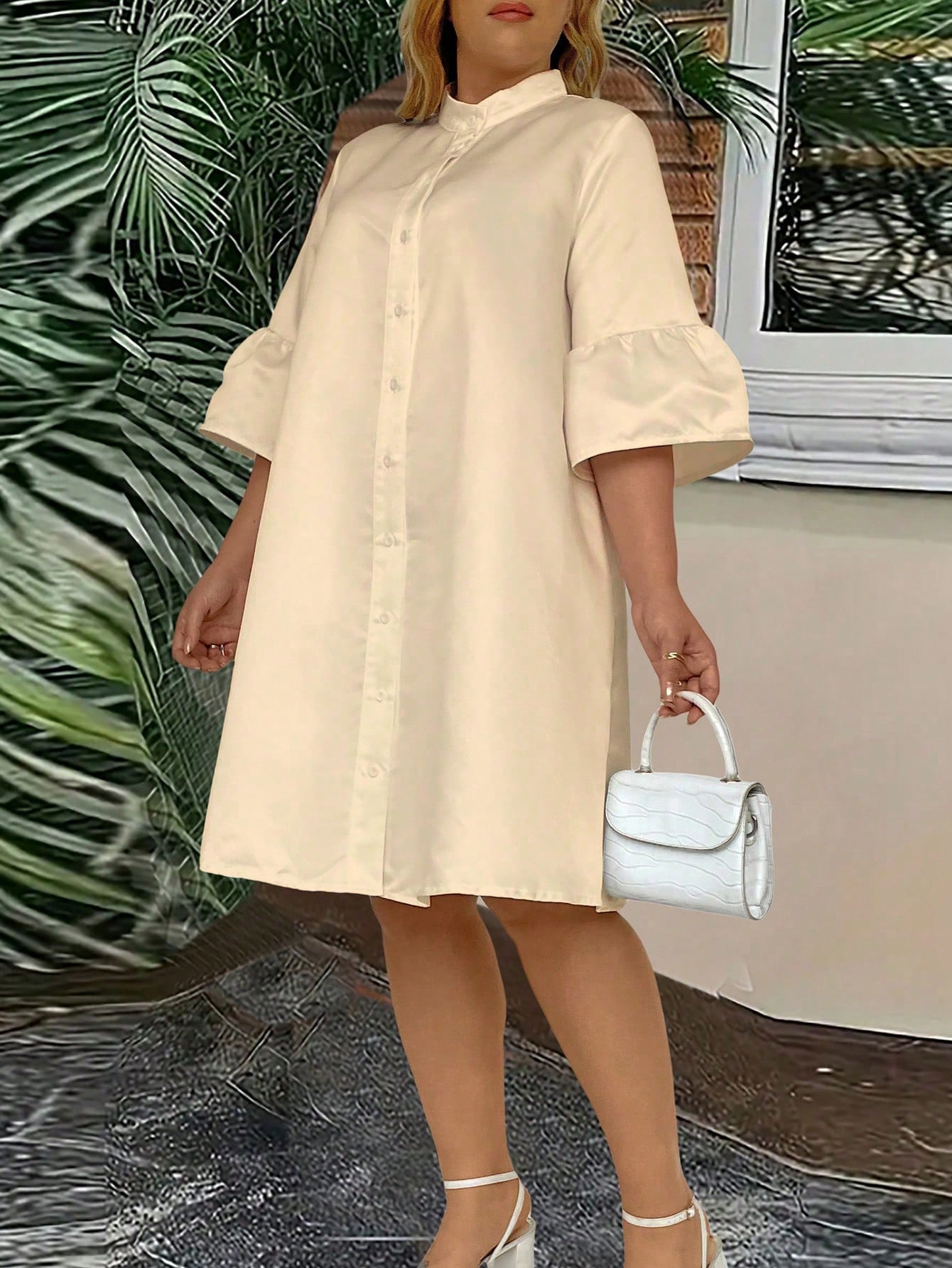 【Grande taille】Robe chemise beige minimaliste, poignets à volants et silhouette ample pour le style quotidien des femmes rondes