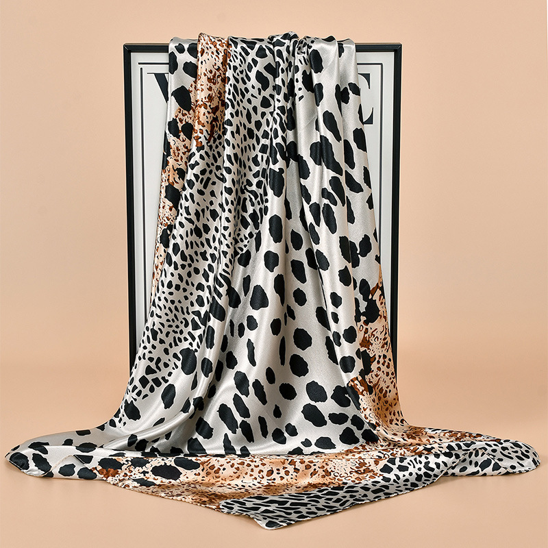 Nouveau foulard carré en satin 90 cm à imprimé léopard, couleur assortie, style européen et américain, élégant, pour sac ou châle de tête
