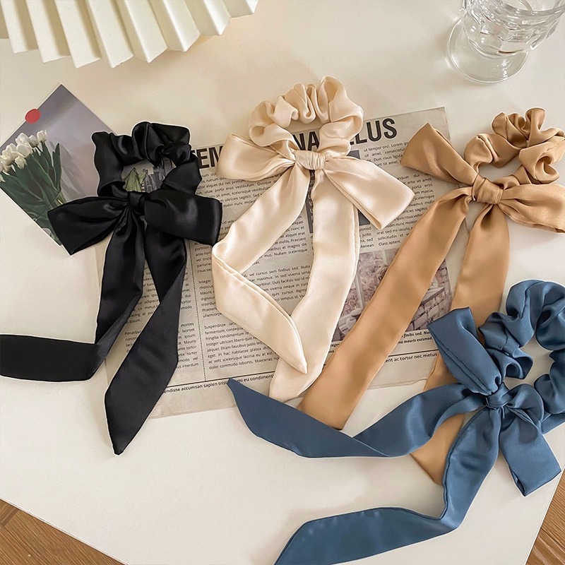 Chouchou en satin avec long ruban pour femme - Élastique à cheveux élégant avec nœud, foulard soyeux pour coiffures d'été