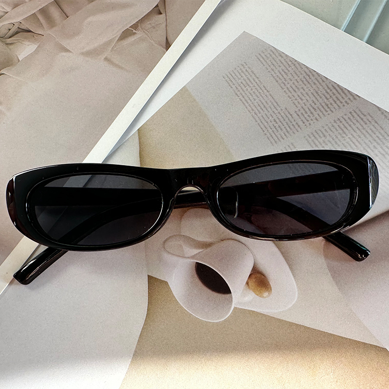 Lunettes de soleil ovales rétro pour femmes, monture noire, petite taille, marque tendance, verres solaires UV400, style star, protection UV400