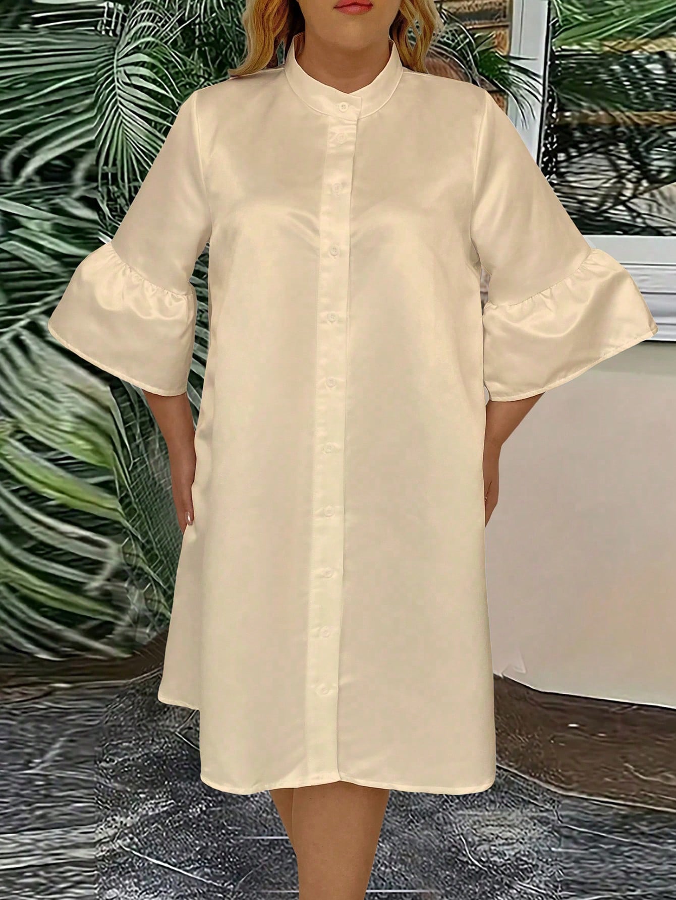 【Grande taille】Robe chemise beige minimaliste, poignets à volants et silhouette ample pour le style quotidien des femmes rondes