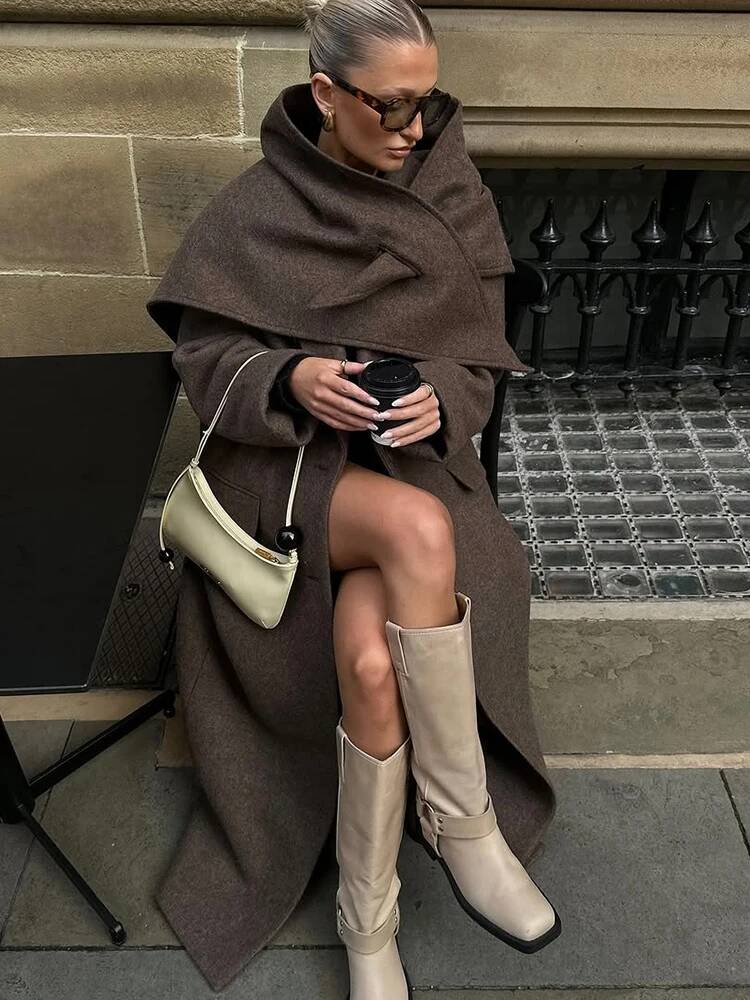 Manteau long élégant pour femme en laine mélangée avec épaulettes, col à revers, simple boutonnage, manches longues, marron, collection automne 2025, vêtement de ville pour femme