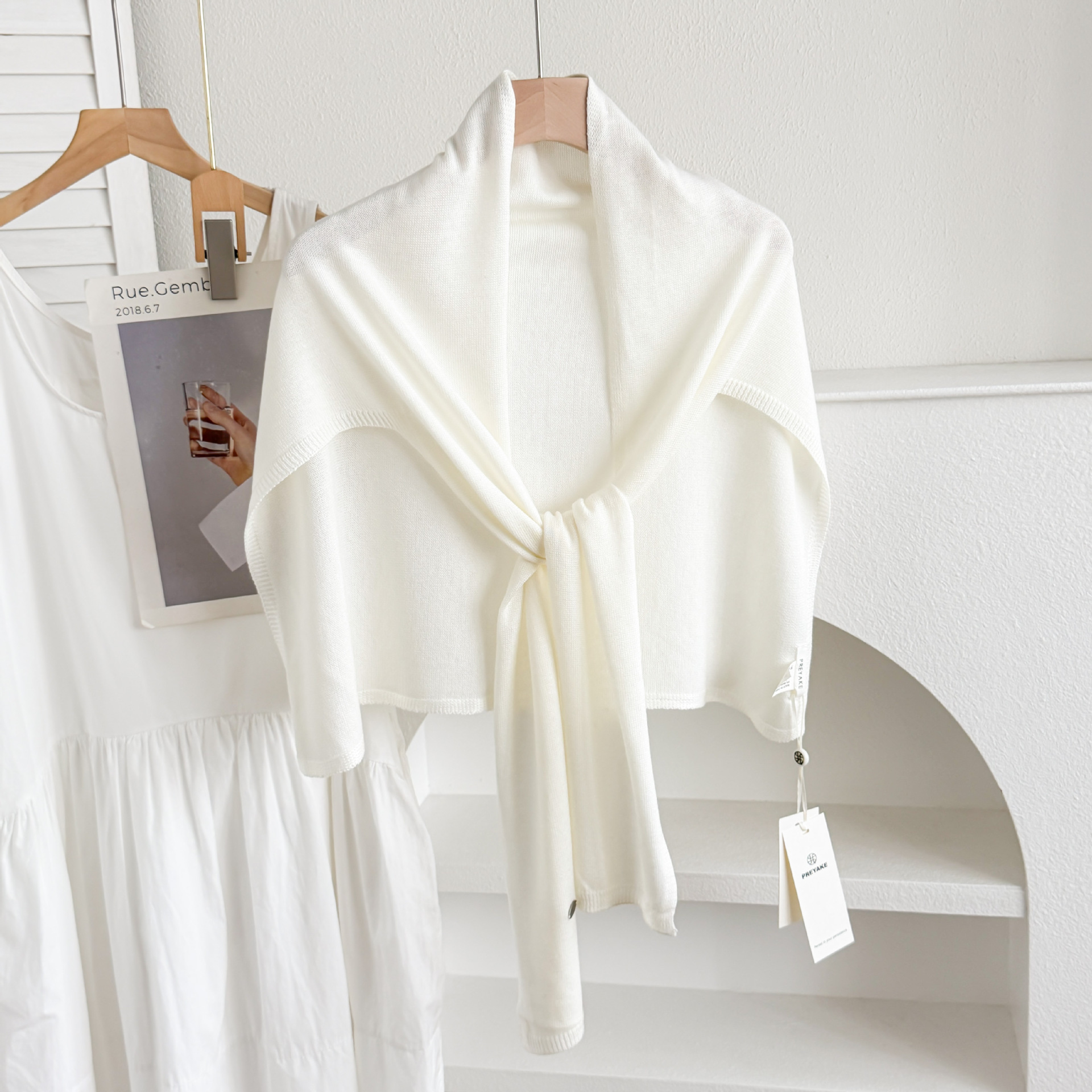 1 châle tricoté haut de gamme pour femme, style fin d'été avec gilet noué, idéal pour les pièces climatisées au printemps et en automne