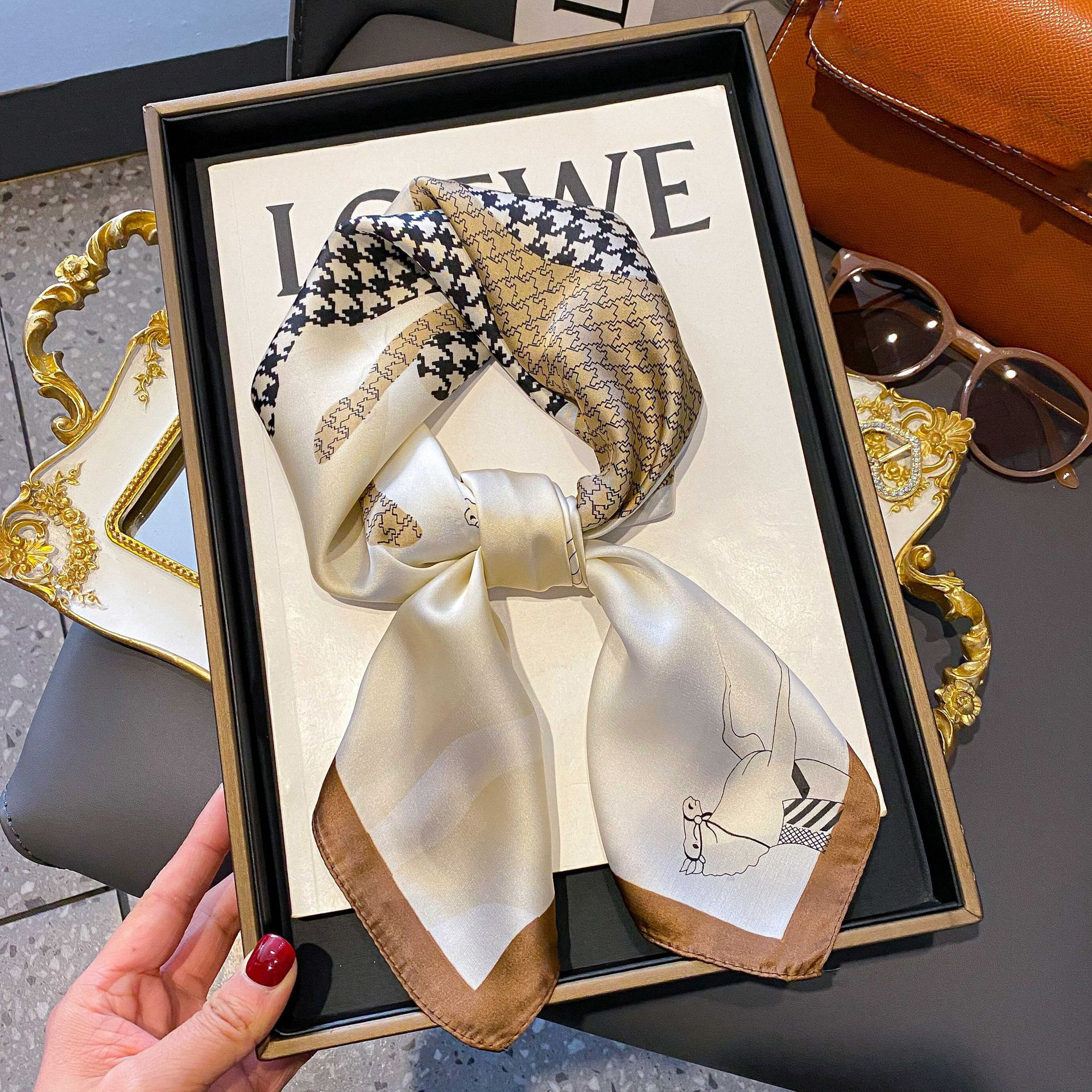 Foulard carré en soie pour femmes, Design de luxe, imprimé floral, Foulard en Satin doux, cravate, châle, bandeau, Hijab, cadeaux