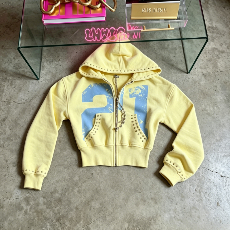 Ensemble de sport 2 pièces pour femme, style Y2K rétro, comprenant un sweat à capuche et un short, avec motif imprimé 21, jaune Mellow, avec rivets, nouvelle collection