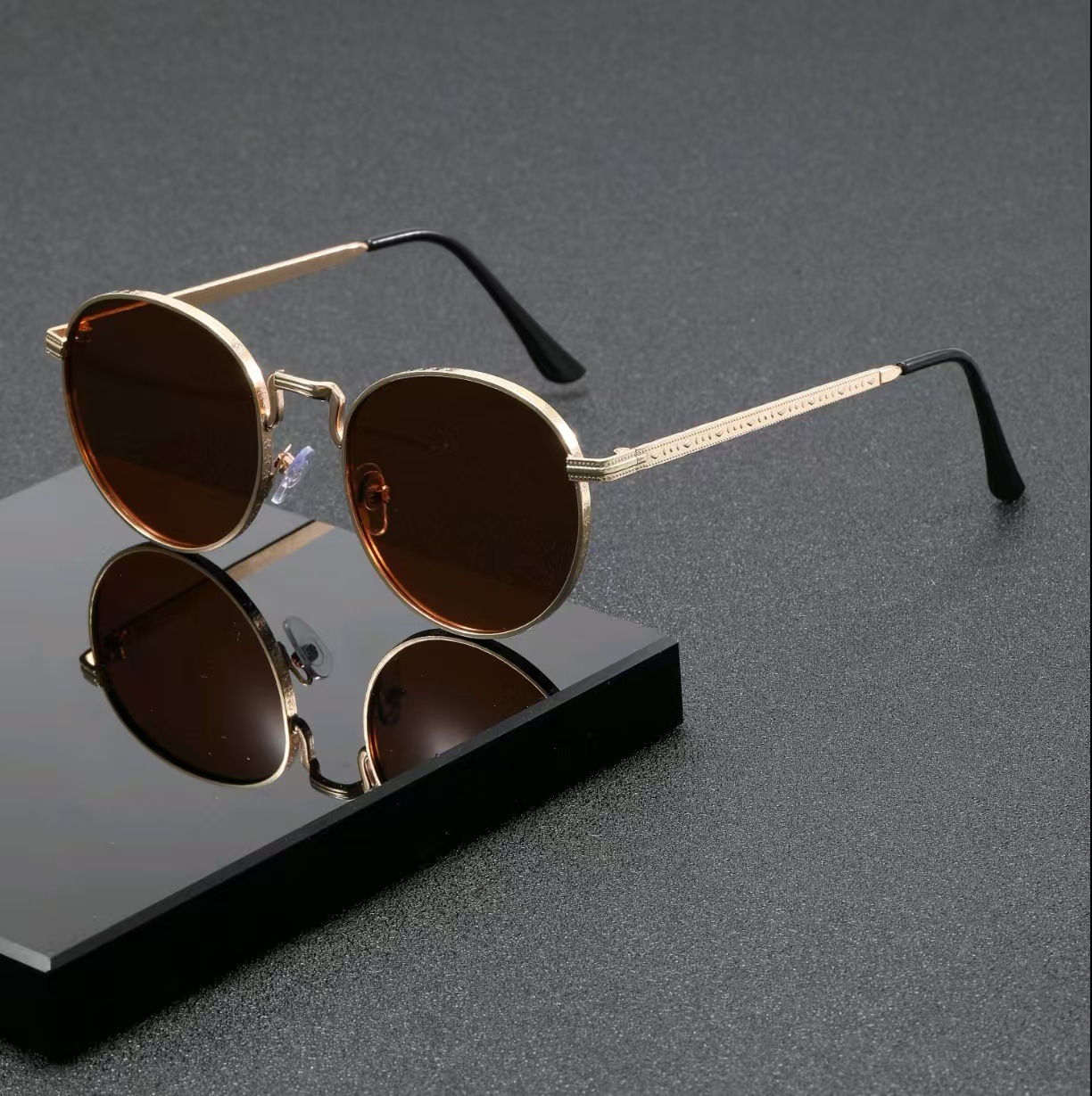 Lunettes de soleil rondes classiques tendance pour hommes et femmes, style vintage en métal, pour la conduite en extérieur, design de luxe, accessoires pour les yeux