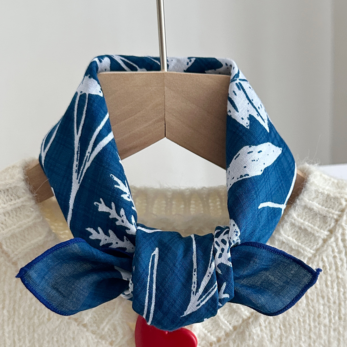 Petit foulard bohème en soie pour femmes, 1 pièce, 55x55cm, petit foulard carré, polyvalent européen et américain, imprimé floral, pour la plage d'été