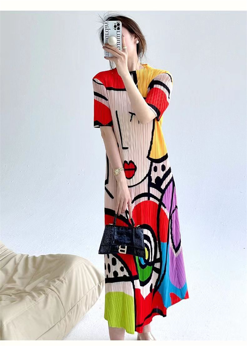 Robes longues femmes robes printemps et été nouveau dessin animé impression à manches courtes tempérament mode robe longue ample femme