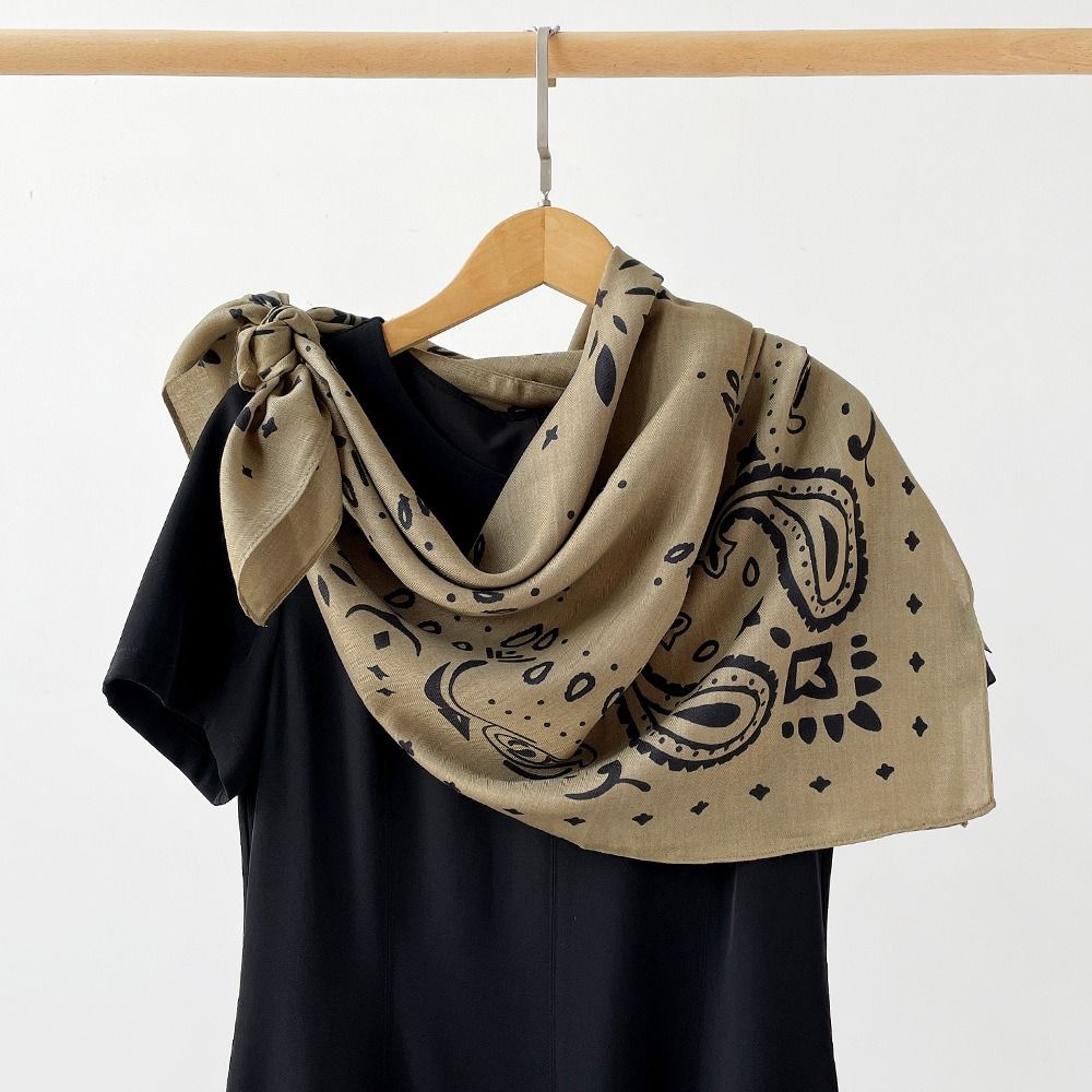Mode Paisley femmes foulard imprimé 90 cm femme châle enveloppement doux luxe sensation grande écharpe carrée accessoires d'été