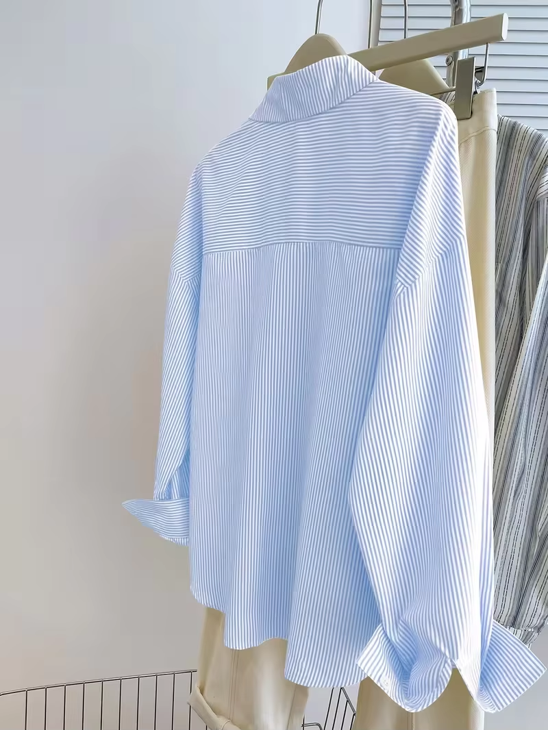 Chemisier à manches longues pour femmes, chemise décontractée à manches longues avec imprimé rayé et boutonnage frontal.