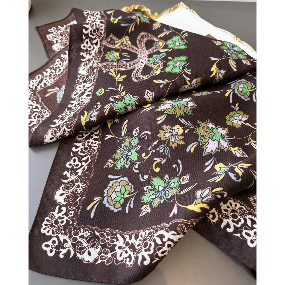 65*65 cm imprimé fleuri petit coton sensation cou cravates velours carré écharpe pour femmes doux foulard dame Hijab femme cheveux bandeaux