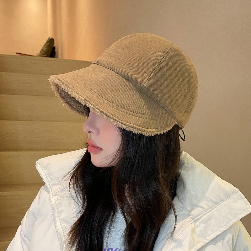 Casquette d'hiver pour femmes, chaude, coupe-vent, doublée de sherpa, pour usage quotidien, à bord souple, réglable, avec cordon de serrage, idéale pour les voyages et les activités de plein air.