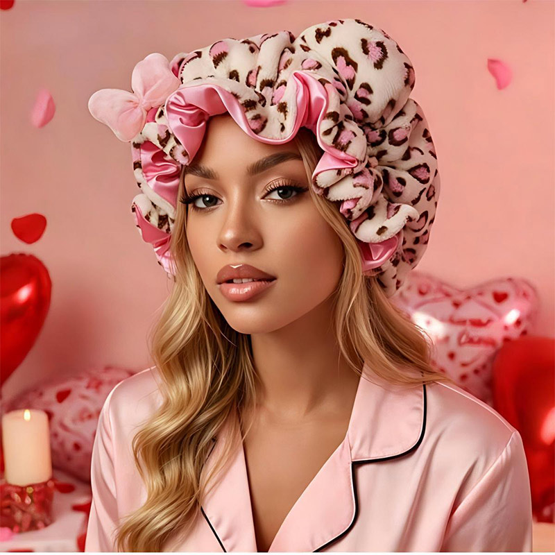 Bonnet en peluche imprimé léopard avec nœud, séchage rapide, pour la protection des cheveux et les routines de beauté nocturnes