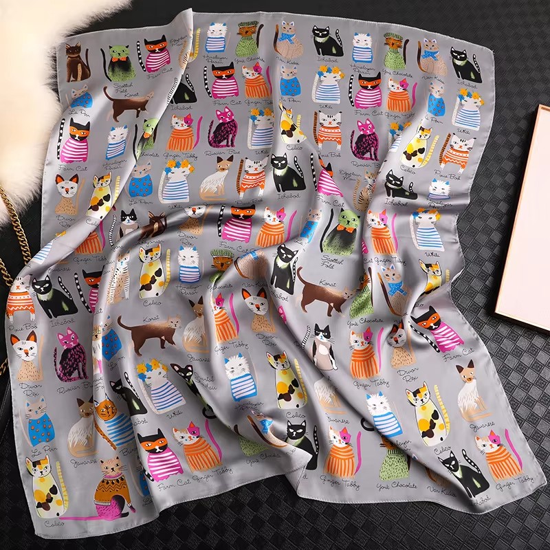Marque de luxe 2025 nouvelle mode été soie carré Foulard femmes chat P Satin cou cheveux cravate bande plage Hijab tête femme Foulard