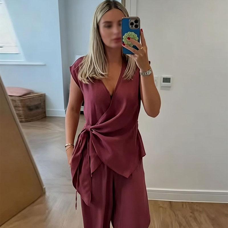 Ensemble deux pièces élégant en satin 2026 pour femme : Blouse sans manches à nouer et pantalon large taille haute – Tenue quotidienne