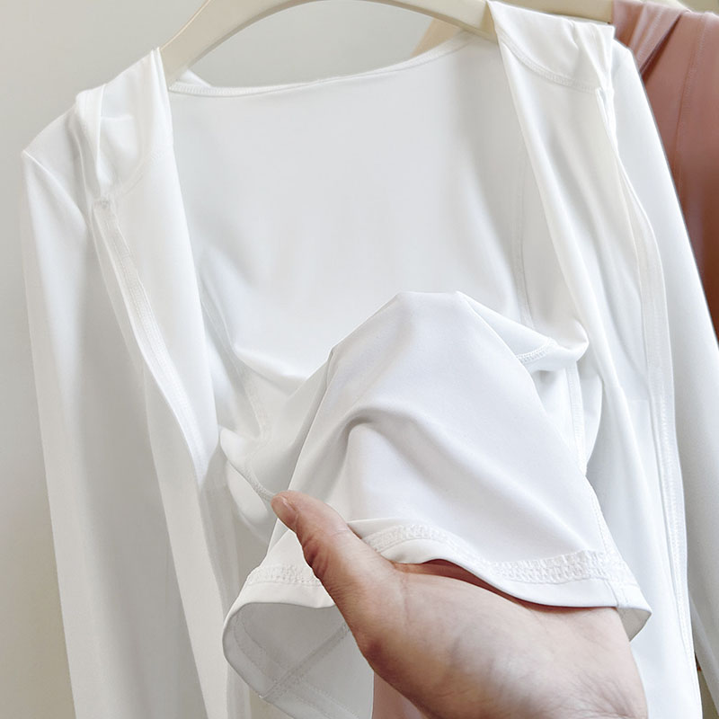 Veste de protection solaire en soie glacée pour femme, nouvelle collection 2026, à manches longues, à capuche, fine, zippée, style coréen, courte, ajustée, pour l'été, vêtement de sport.