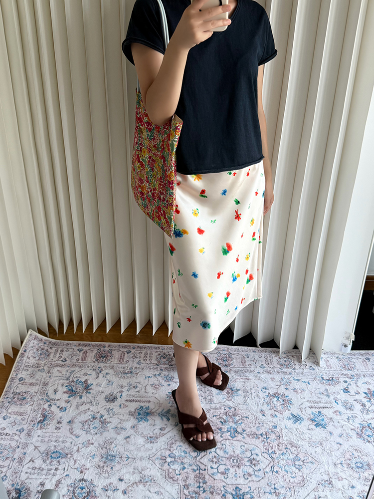Jupe midi en satin à motif floral pour femme, taille haute, coupe biaisée, style décontracté d'été, coupe trapèze, style français, pour le quotidien, les rendez-vous et les vacances