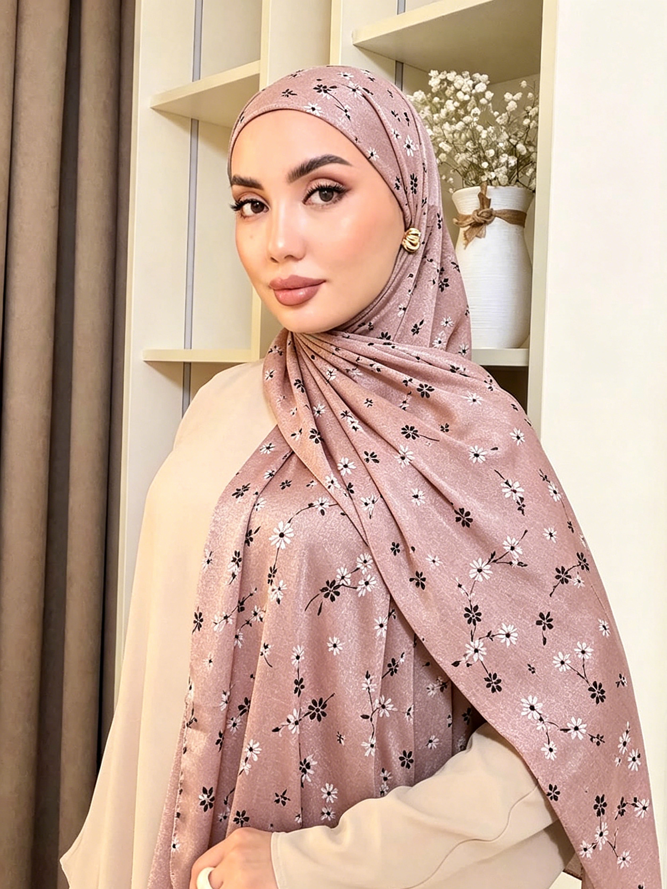 Hijab en satin pailleté de qualité supérieure, imprimé rétro de feuilles et de fleurs, écharpe respirante et soyeuse, couvre-chef islamique pour femmes, châle élégant.