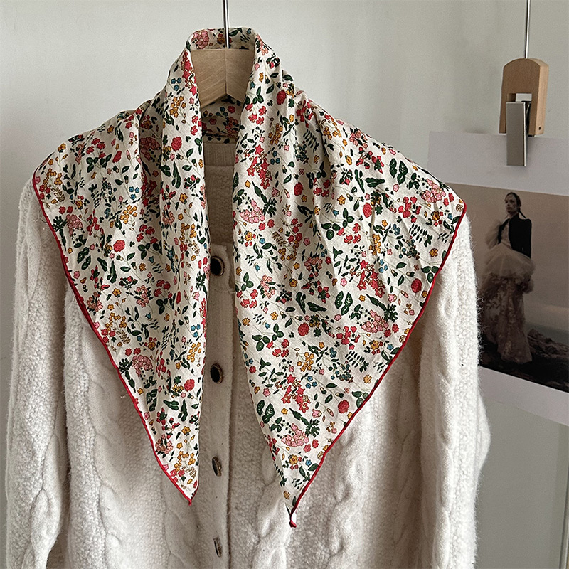 Écharpe en soie à imprimé floral printemps-été, petit foulard carré bohème pour femme, écharpe polyvalente pour le cou, bandeau, châle, accessoire polyvalent