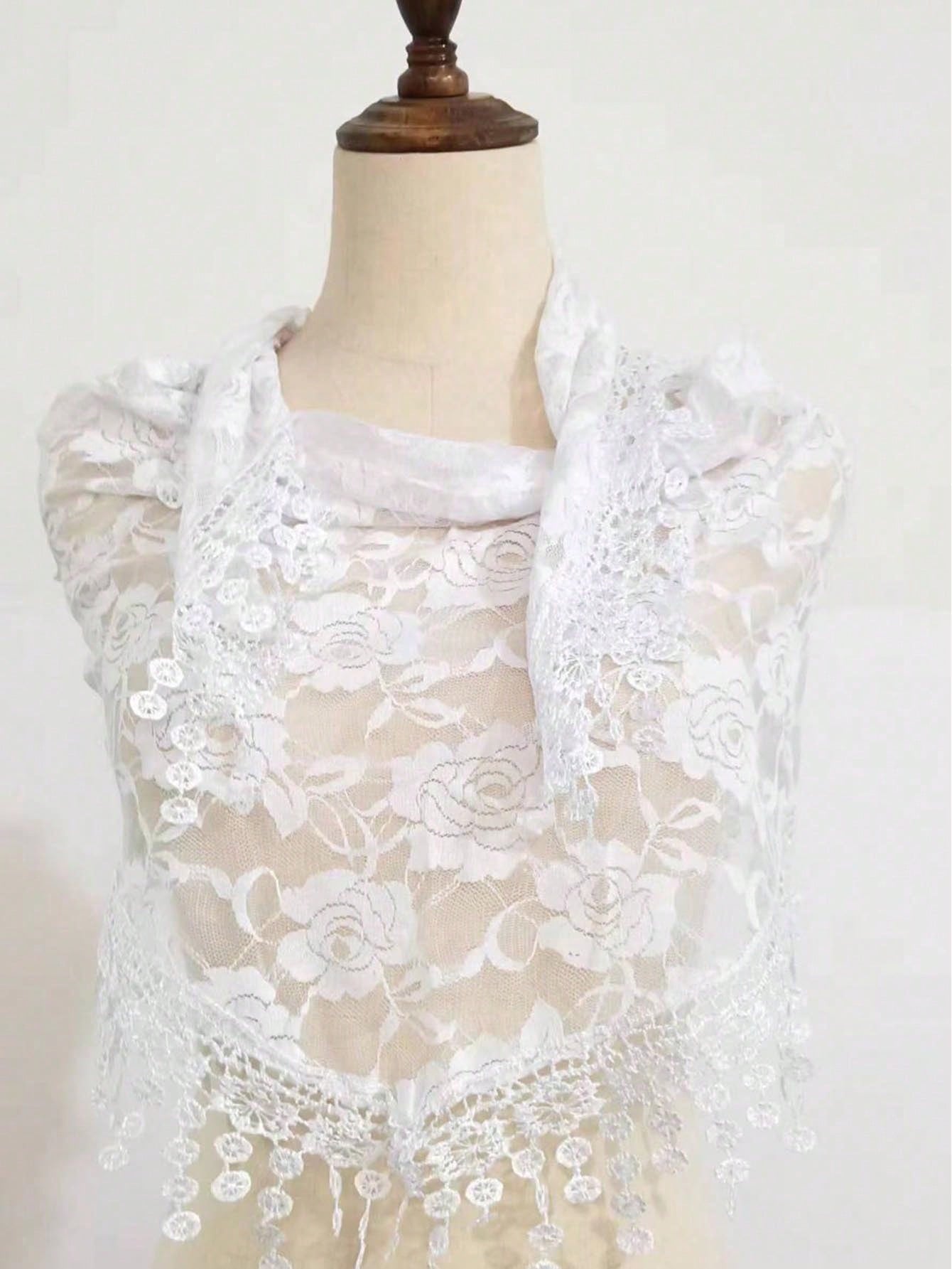 Voile de mariée triangulaire élégant pour femme, en dentelle brodée florale ajourée motif rose, pour mariage et événements formels, utilisable comme foulard ou châle