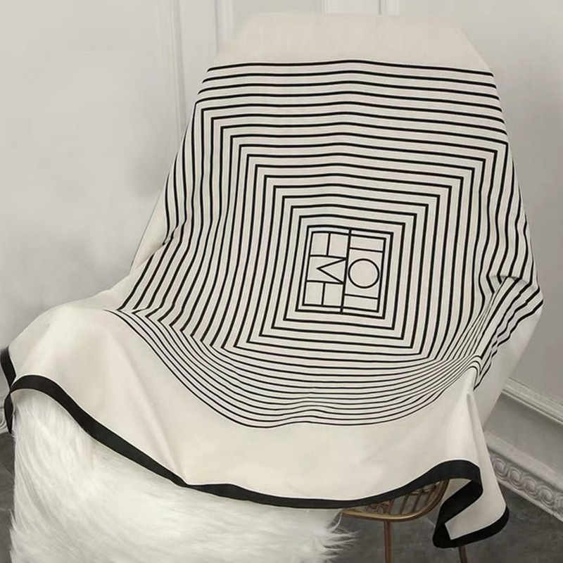 Écharpe en soie 100% à rayures géométriques noires et blanches pour femmes, foulard carré en satin de luxe, bandeau multifonctionnel, accessoires pour sac