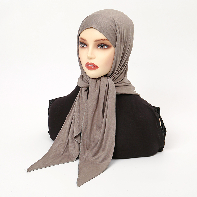 Vente en gros Ramadan plaine Triangle écharpe solide Modal Jersey Hijab élasticité châles musulmans écharpe coton Islam châles et enveloppes
