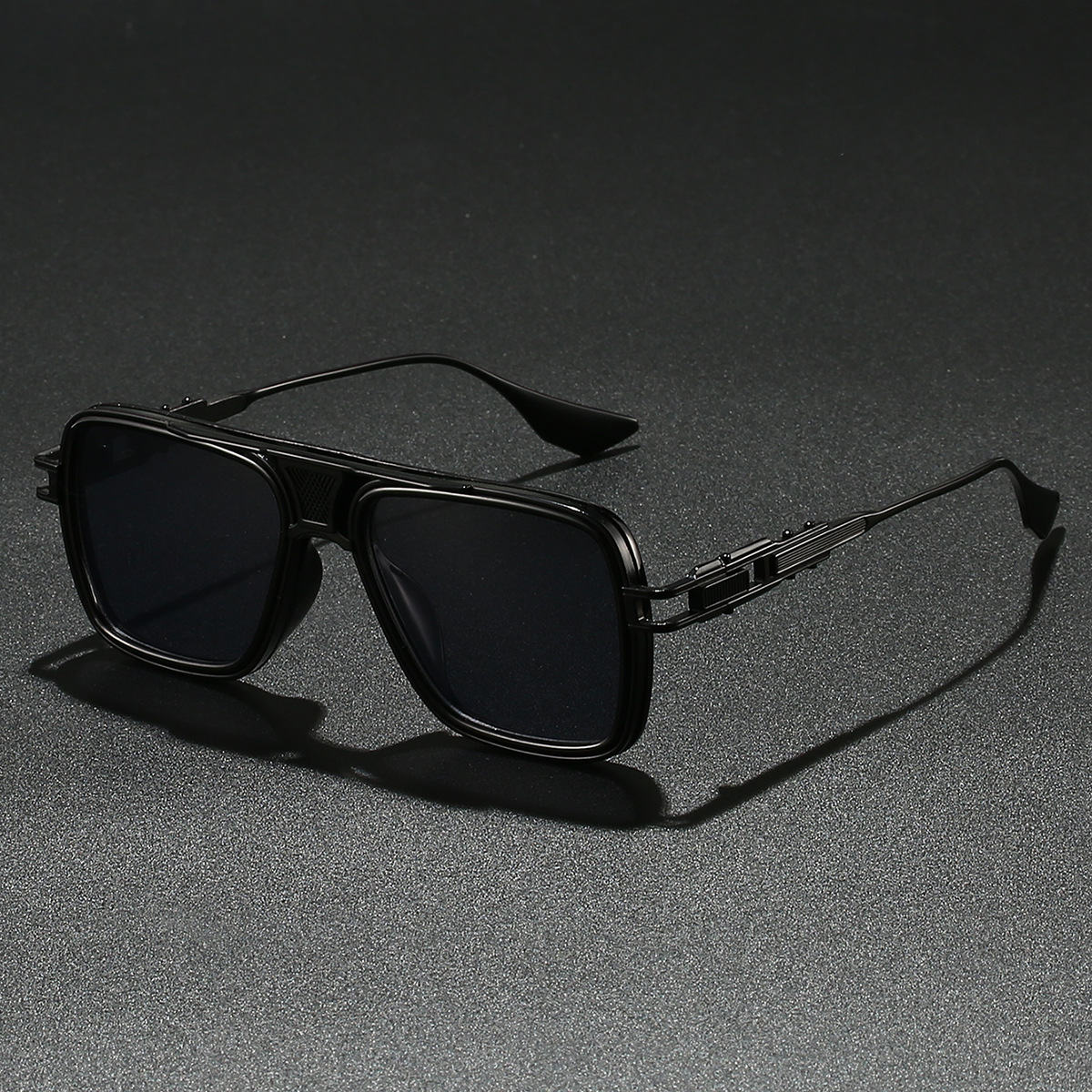 Lunettes de soleil de luxe hommes Style Punk Pop Street mode Cool Uv400 lunettes de soleil femmes nuances montures en métal lunettes de pilote