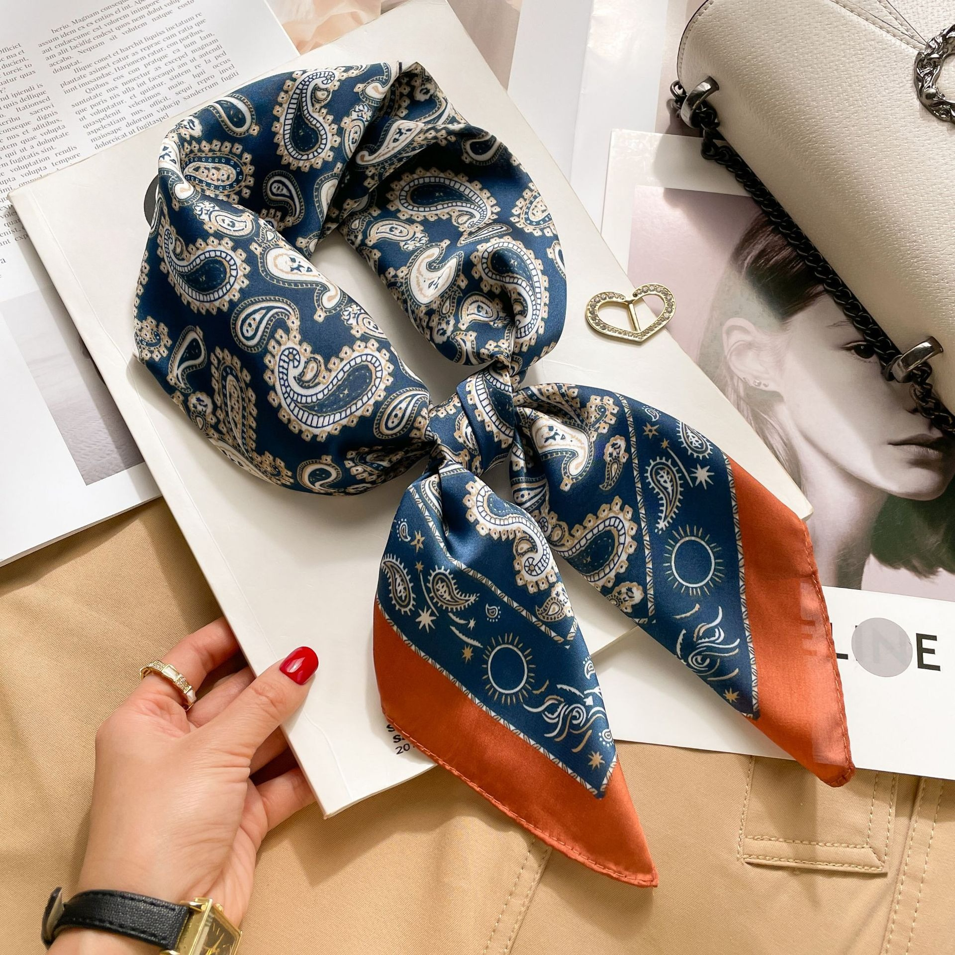 Foulard en soie haut de gamme dame 70*70cm Foulard carré en soie femmes bandeau en Satin doux Foulard cravate femme bandeau Foulard sac ruban