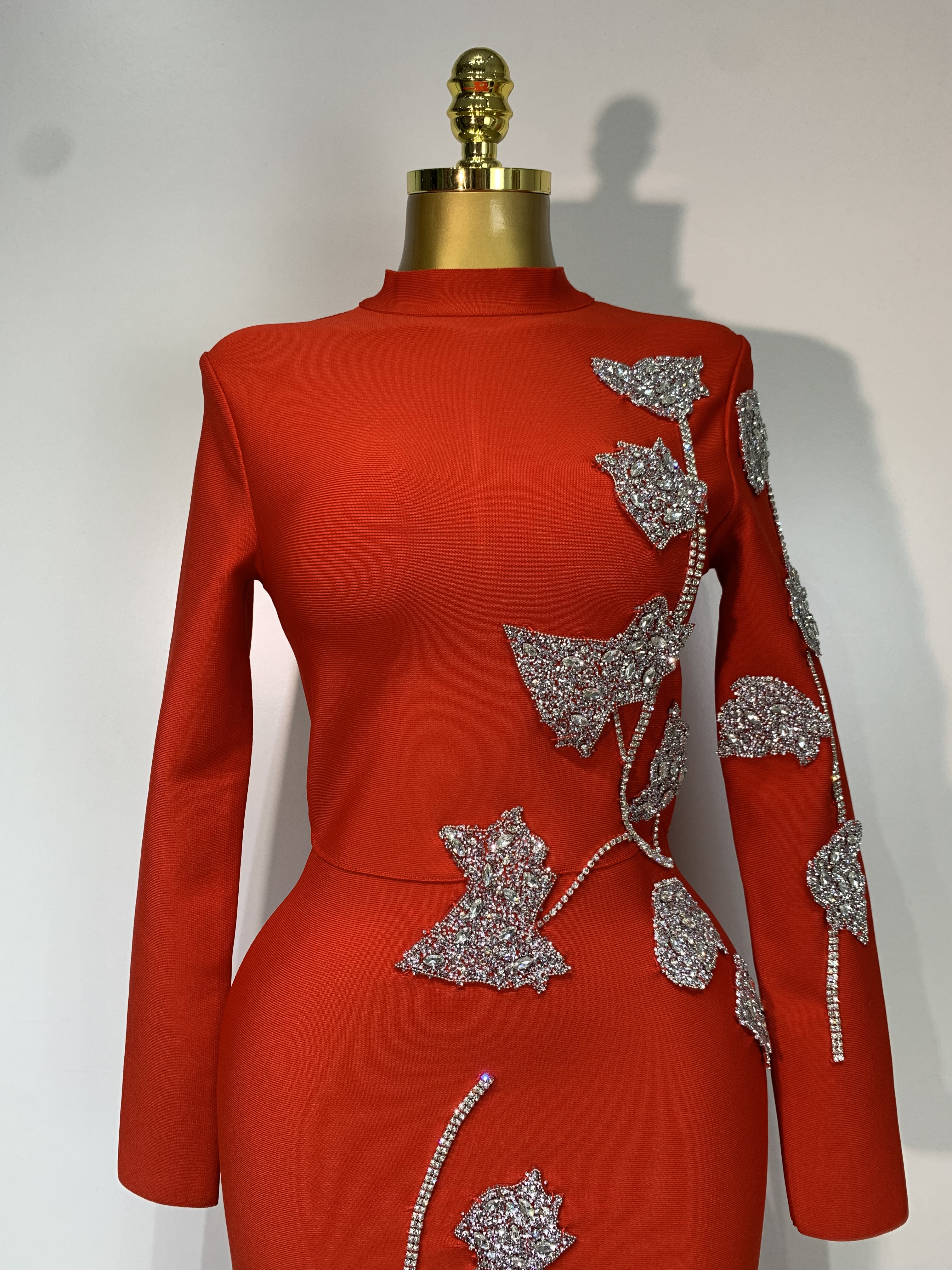 Femmes Sexy à manches longues perles Maxi longue moulante robes de pansement de luxe fête d'anniversaire célébrité élégant tricoté vêtements
