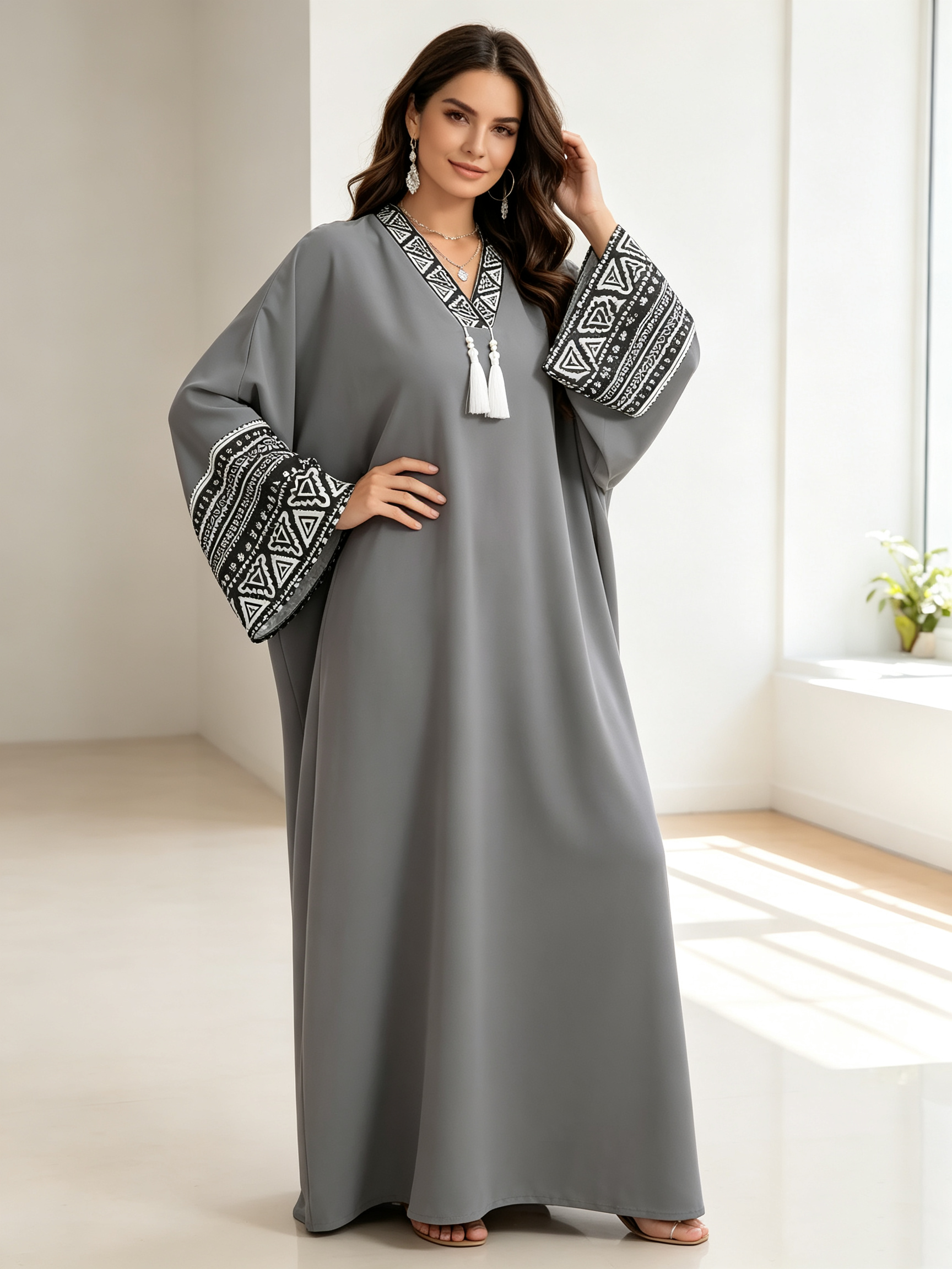 Robe longue décontractée et élégante pour femmes, couleur unie, avec détails en franges, style robe musulmane du Moyen-Orient
