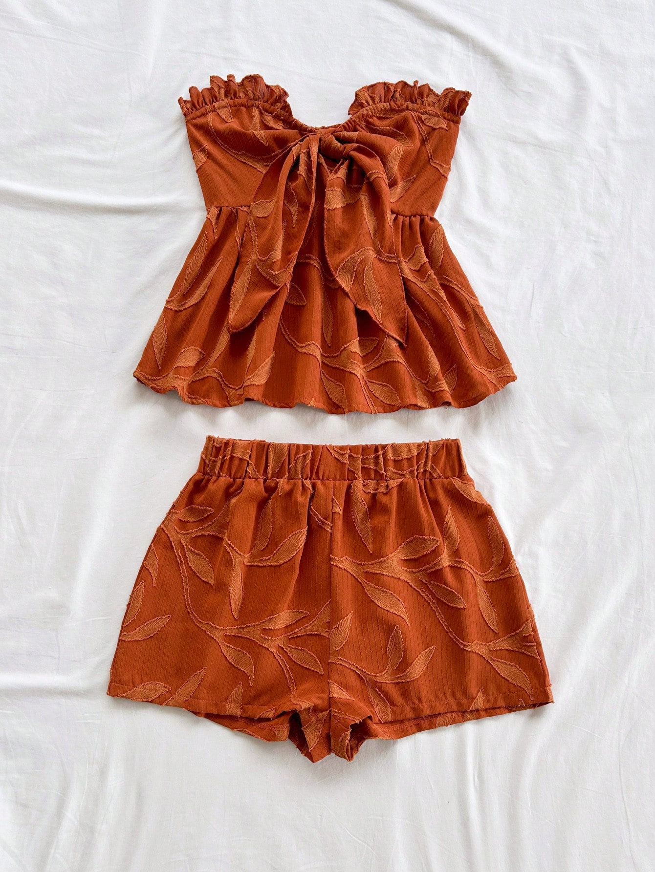 Ensemble 2 pièces pour femmes comprenant un haut imprimé orange-rouge et un short décontracté, parfait pour le quotidien, les vacances, les fêtes et les rendez-vous