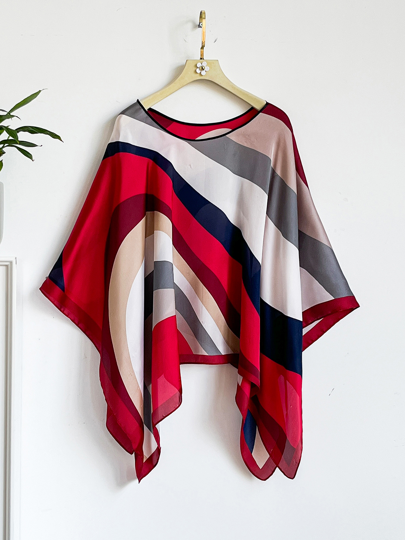 Poncho Cape à Capuche Tendance, Grand Foulard Carré en Soie Imitée, Châle Fin d'Été Anti-UV, Écharpe Femme