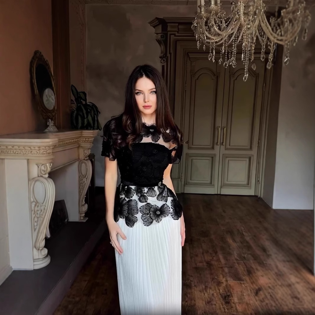 Robe longue femmes robes plissées dentelle fleur brodée évasées une ligne longueur de plancher été 2025 bureau dame robes Maxi robe