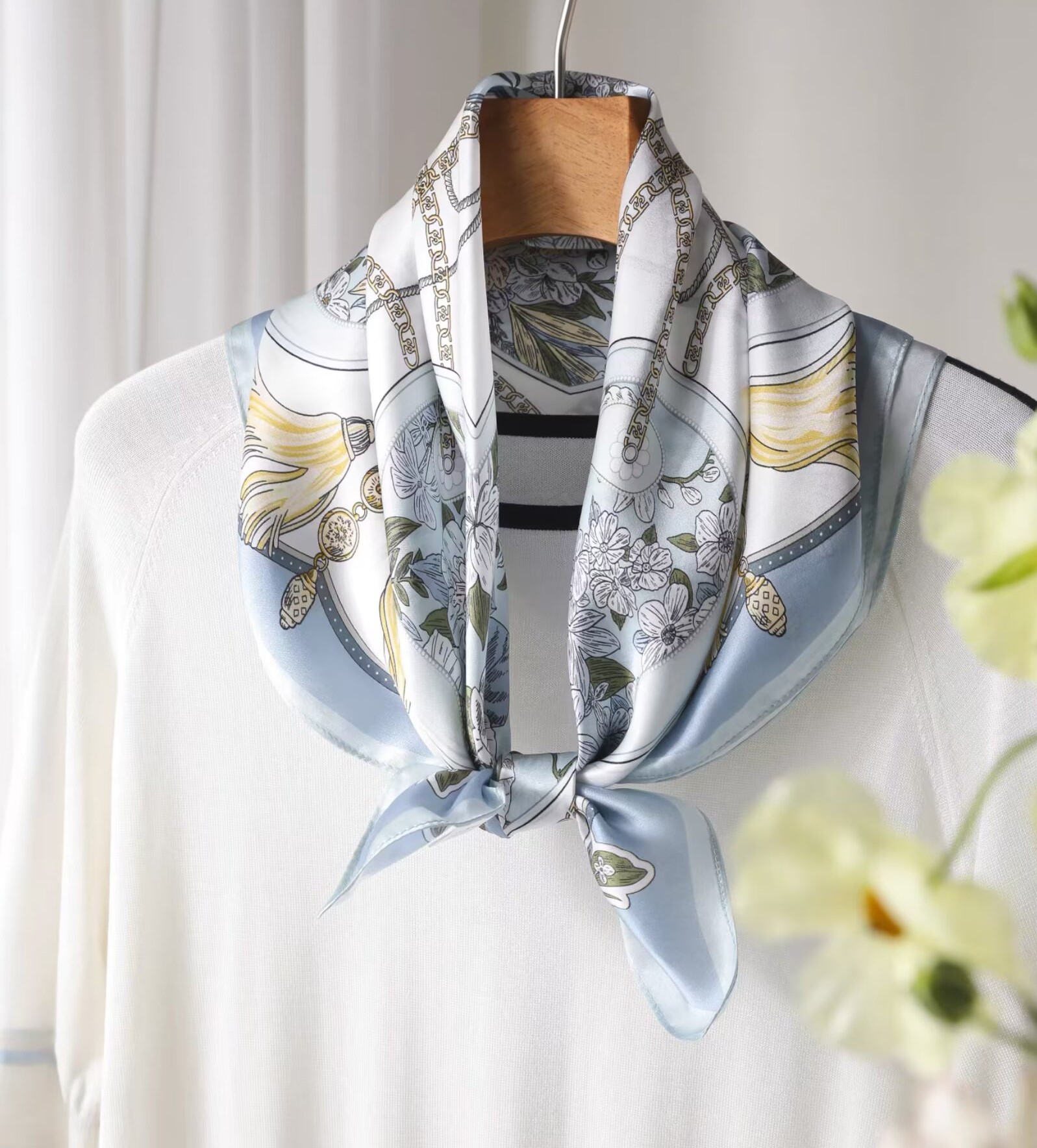 Foulard carré 70 cm en soie de mûrier 100% pour femme, motif floral tendance, foulard de luxe, accessoires pour la tête, bandana, châle