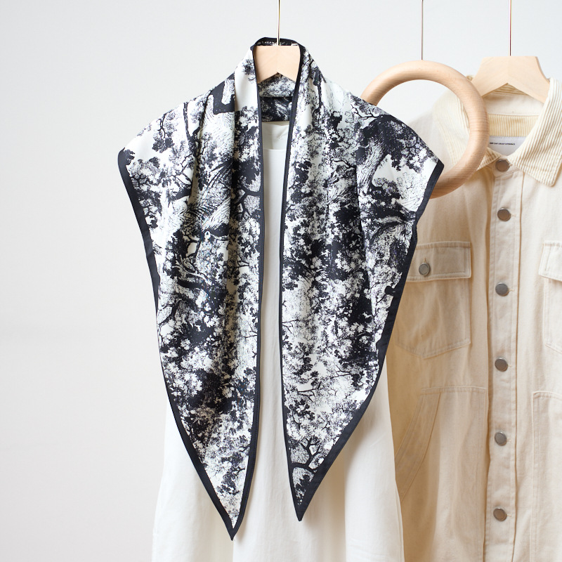 Écharpe triangulaire, nouveau design, écharpe bandana tendance pour femmes, écharpe de plage d'été et châle, décoration pour pantalon