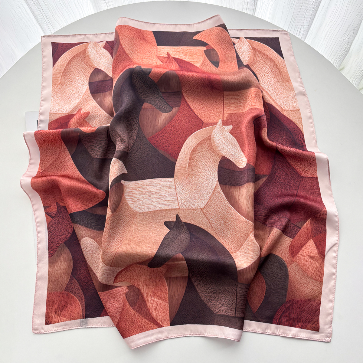 Foulard carré de luxe en soie pour femme, motif imprimé, bandeau, petit foulard pour cheveux, bandana