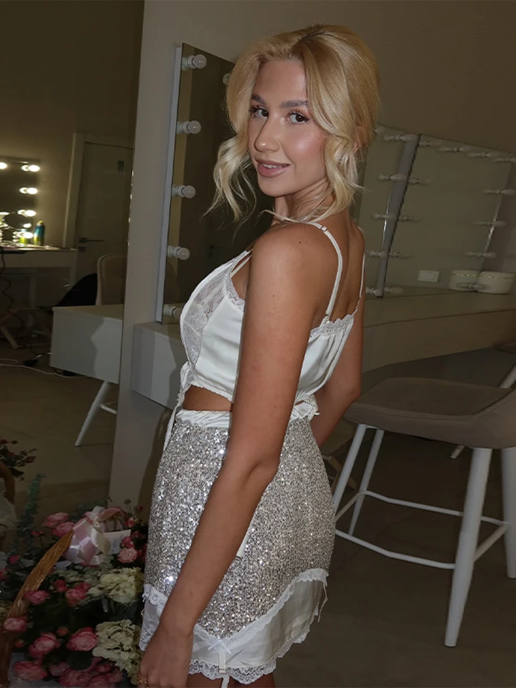 Ensemble Femme Polyvalent : Haut Court Halter en Dentelle Patchwork et Jupe Courte Évasée Taille Haute Couleur Unie avec Paillettes
