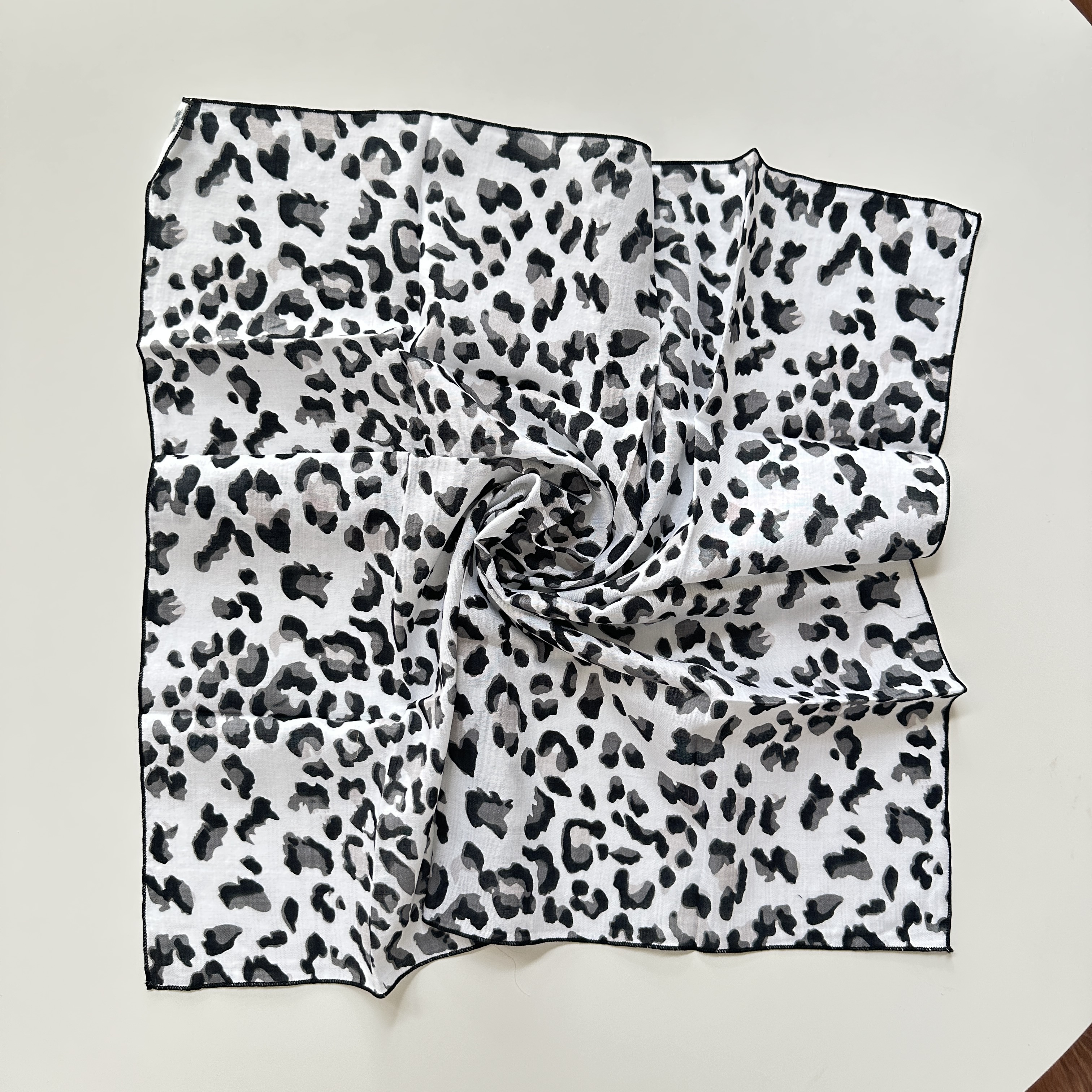 1 foulard carré pour femme, style carré de petite taille, en lin, motif imprimé floral frais, décoration vintage, peut être utilisé comme foulard, bandeau ou serre-tête.