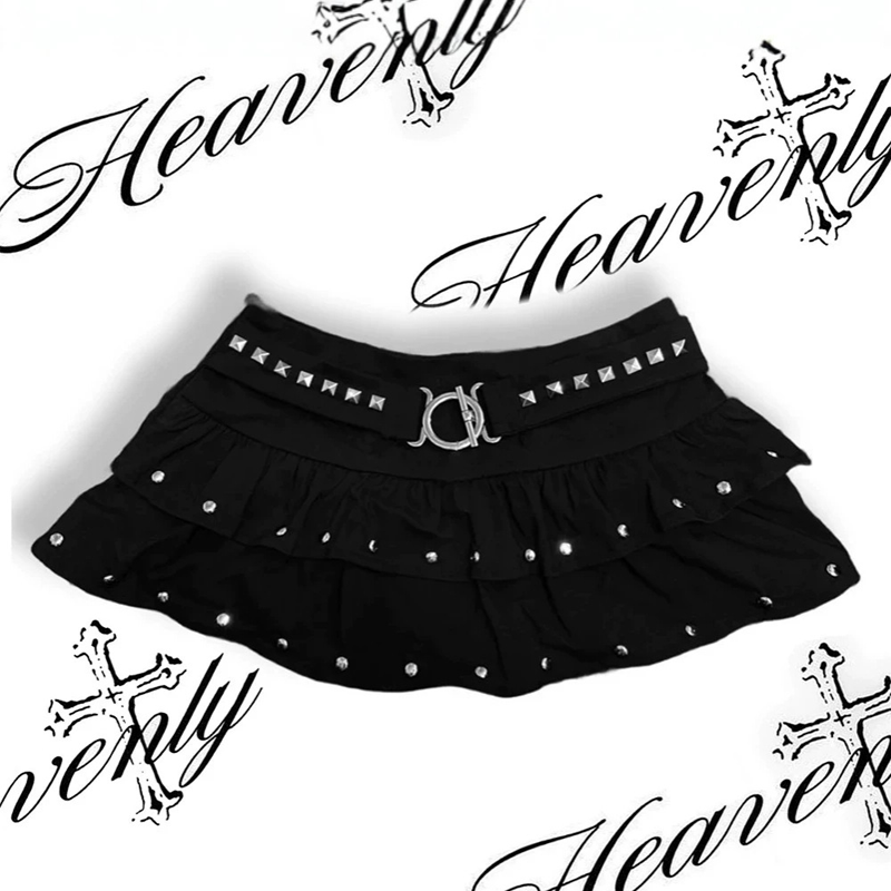 Mini-jupe noire taille basse à volants pour femme, avec ourlet superposé et détails cloutés, style Y2K streetwear, mignonne et décontractée