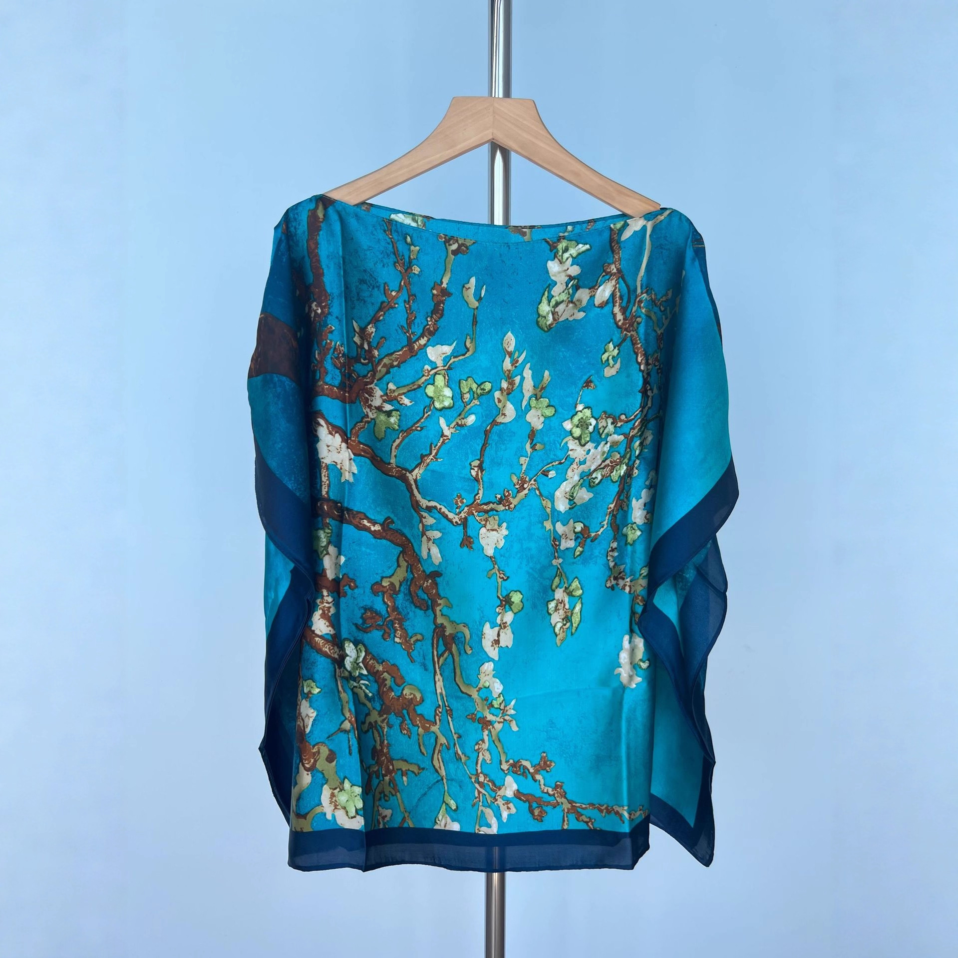 Nouveau châle de voyage en satin de soie pour femme, à manches courtes, élégant, protection solaire, cardigan ouvert en polyester tissé pour le quotidien