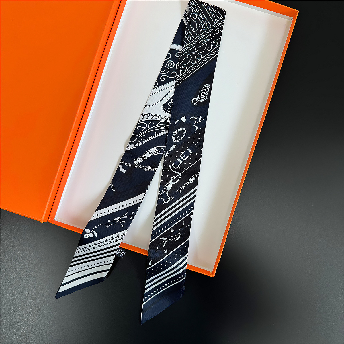 Écharpes en soie décoratives fines et étroites pour femmes, style bandana léger et polyvalent, pour le quotidien, le bureau, les fêtes, les vacances, style bohème