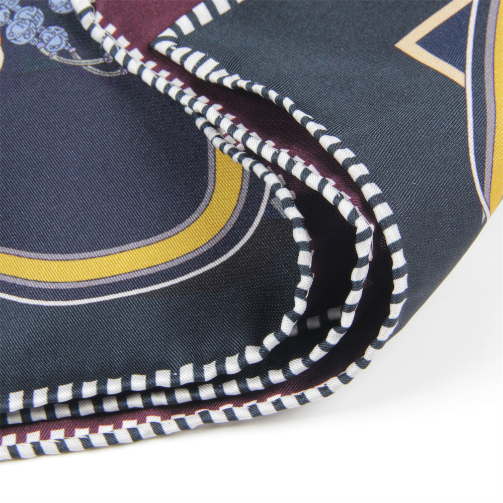 Marque foulards en soie de luxe imprimé sergé foulard en soie femmes châles nouveau Design Hijabs mode carré frisé écharpe foulard 70CM
