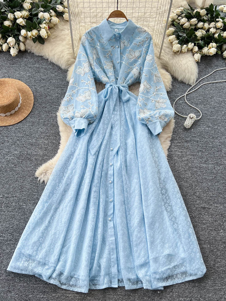 Robe longue vintage française en dentelle brodée à col revers et manches lanternes, coupe ajustée coréenne avec taille en maille pour femme