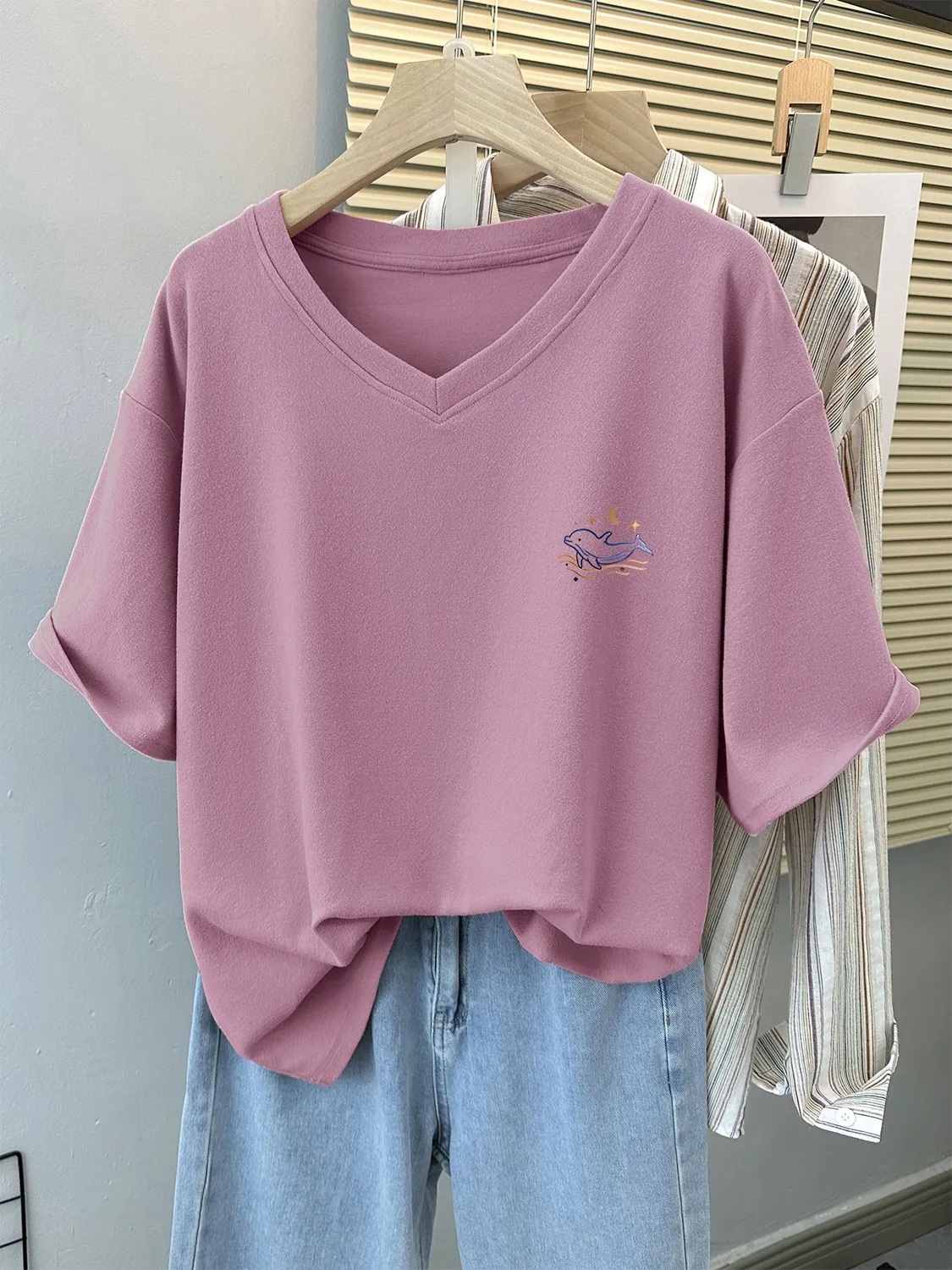Grande taille 6XL 150KG été femmes dessin animé coton à manches courtes T-shirt col en V montre de sport grande taille T-shirt femme vêtements