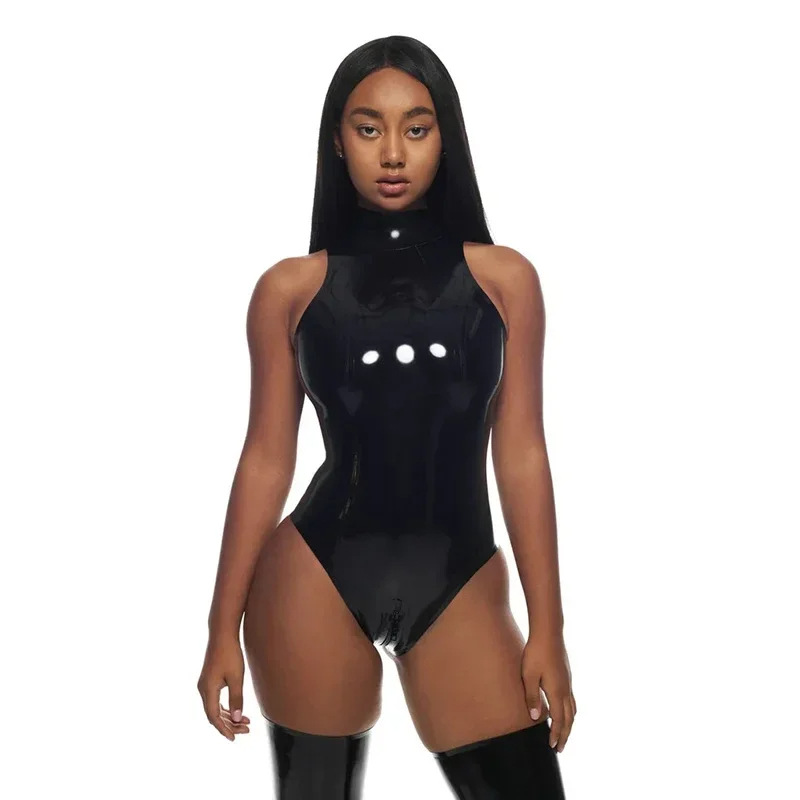 Combinaison en cuir mat sexy pour femme, style clubwear, manches longues, coupe ajustée taille mi-haute, pantalon trois-quarts, style urbain
