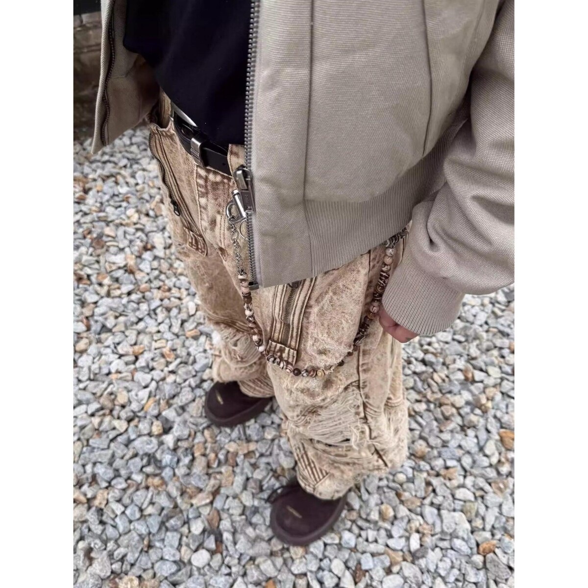 Jean en denim marron clair déchiré et plissé, coupe droite ample, style américain urbain, unisexe, poids lourd