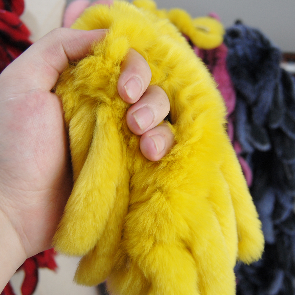 Écharpe en fourrure de lapin Rex rouge pour femme, collection hiver 2026, avec pompons, chaude, douce, en fourrure naturelle, de haute qualité, cache-cou tendance pour femme